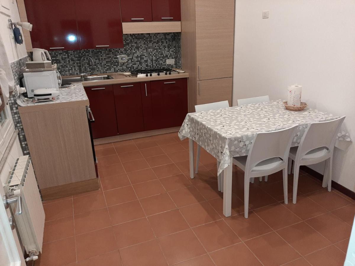 La Dimora Di Nadine Villa La Spezia Luaran gambar